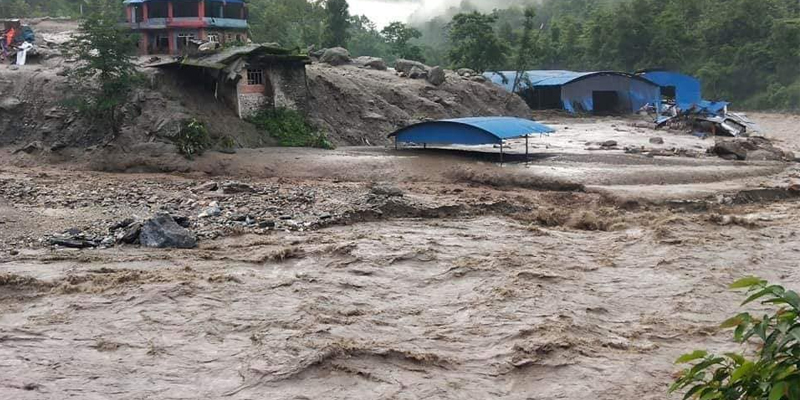 मेलम्चीमा बाढीले केही मानिस बेपत्ता भएको अनुमान, एकिन विवरण आउन बाँकी