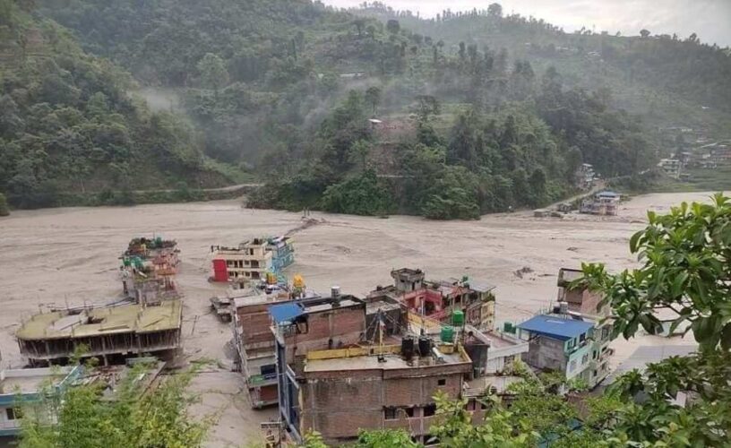 बाढी पहिरोमा हराइरहेका नागरिकको खोजी तथा राहतका लागि सरकारसँग प्रचण्डको आग्रह