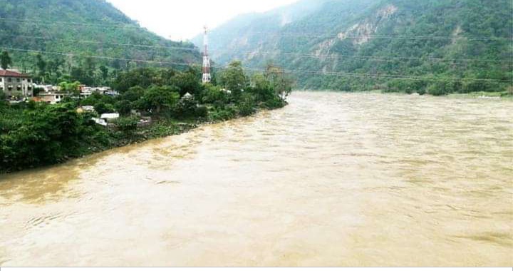 कर्णाली नदी छेउछाउको बस्ती बाढी पहिरोको उच्च जोखिममा