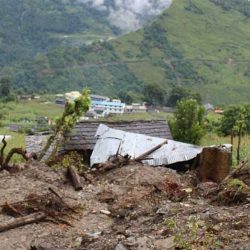 पहिरोले घर बगाउँदा म्याग्दीमा २ जनाको मत्यु