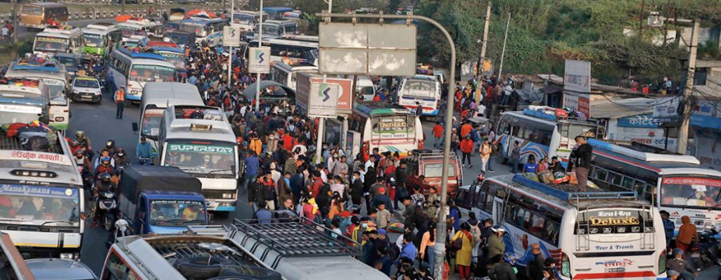 दसैँ सुरु भएसँगै गाउँघर फर्किनेहरुको संख्या बढ्यो