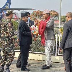 प्रधानमन्त्री प्रचण्ड चितवनमा