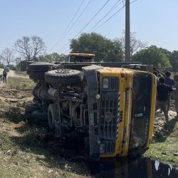 नेपालगन्जतर्फ आउँदै गरेको टिप्पर दुर्घटना