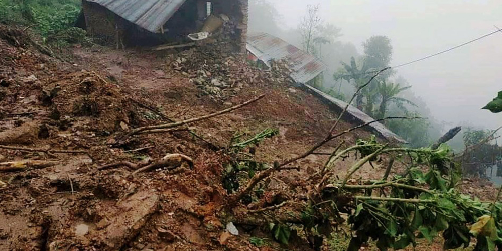 पहिरोले पुरिँदा अर्घाखाँचीमा ३ बालबालिकाको मृत्यु