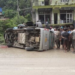 धादिङमा बस दुर्घटना हॅंदा १५ जना घाइते